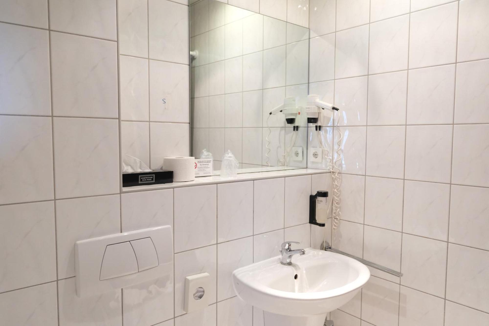 Stargaze Forum Hotel Duesseldorf-Hilden Esterno foto