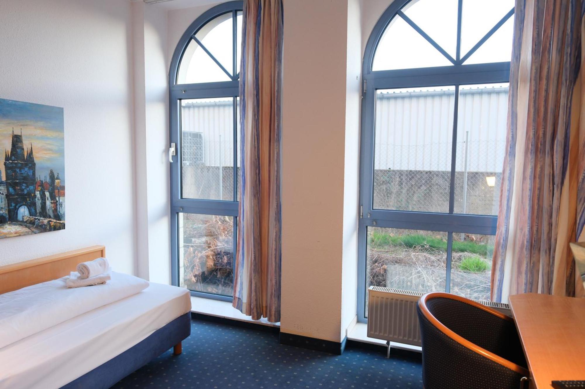 Stargaze Forum Hotel Duesseldorf-Hilden Esterno foto