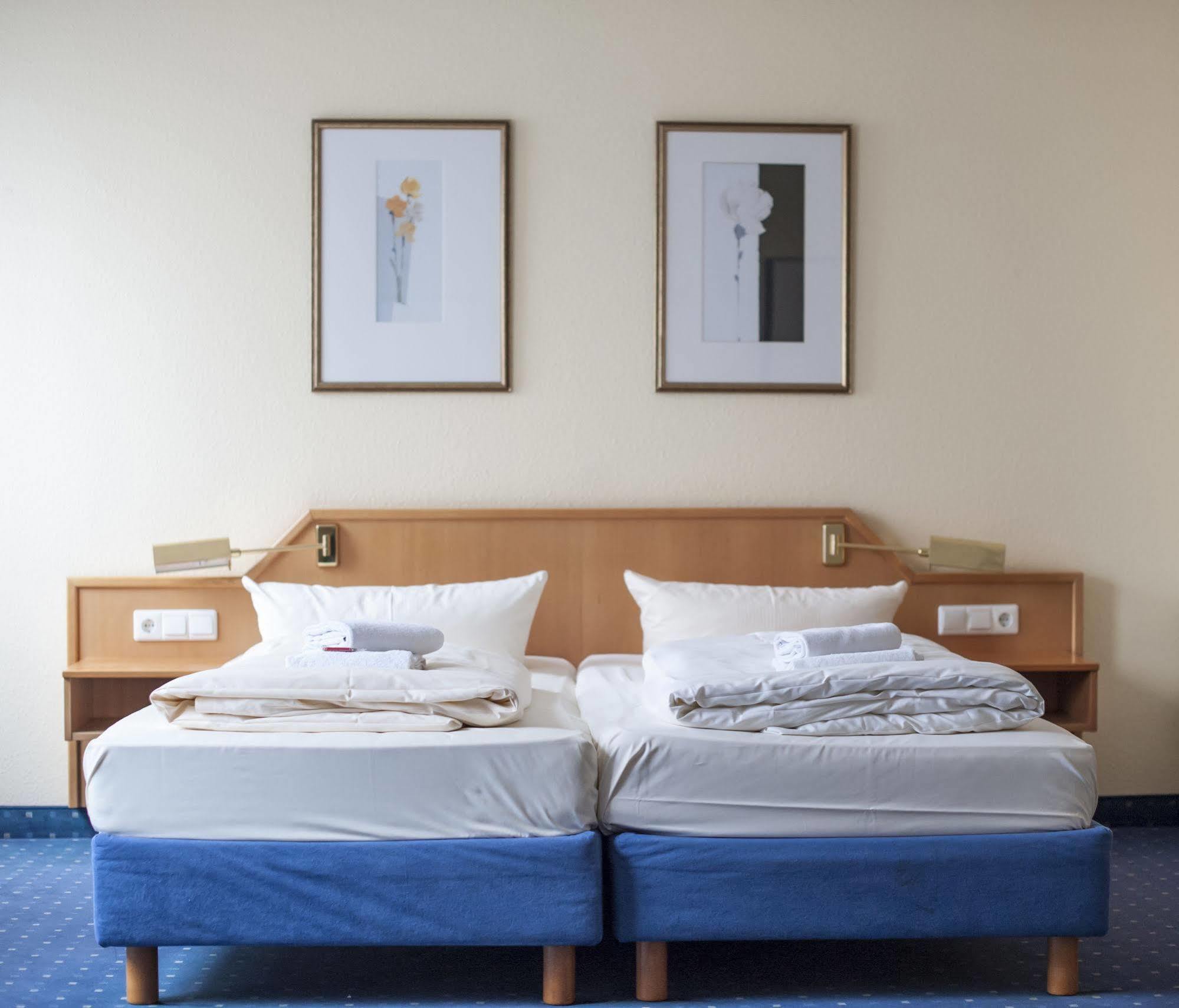 Stargaze Forum Hotel Duesseldorf-Hilden Esterno foto
